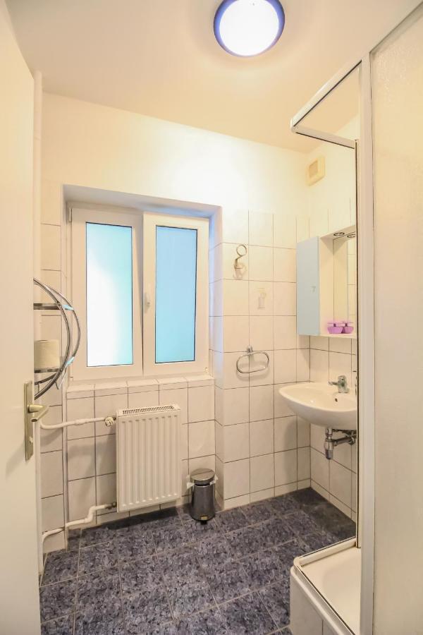 Economic 2Sb Apartment In Lively Area Βιέννη Εξωτερικό φωτογραφία
